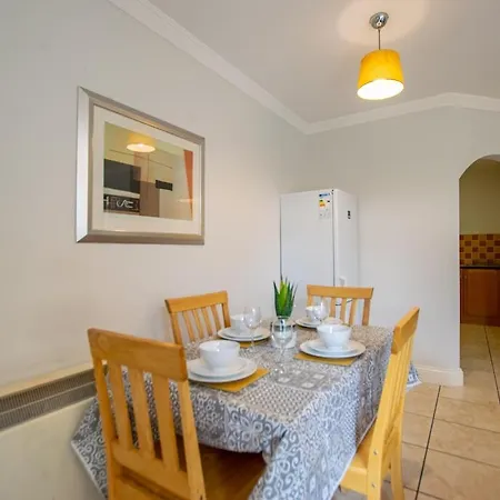 Comfortable 2-bed In Apartment