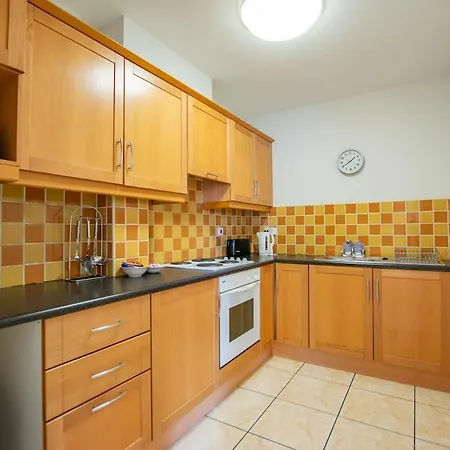 Apartment Comfortable 2-bed In *