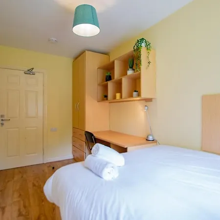 Comfortable 2-bed In Apartment Galway