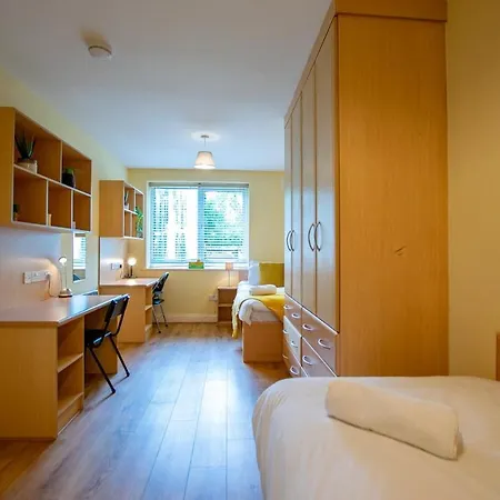 Comfortable 2-bed In Apartment Galway