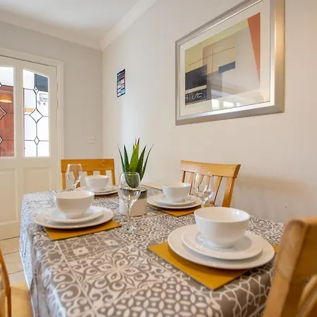 Comfortable 2-bed In * Galway